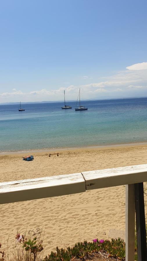 艾姆布里亚布拉瓦Les Vagues Au Balcon公寓 外观 照片